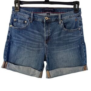 Tommy Hilfiger Classic Blue Jean Shorts cupped bottoms, zipper size 8